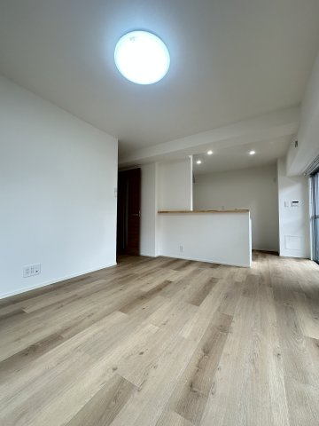 セレス駅南の洋室