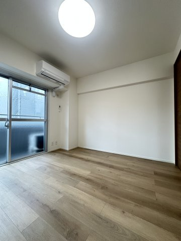 セレス駅南の洋室