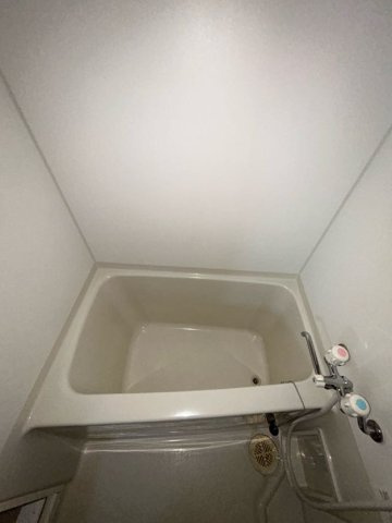 ロイスグラン神戸下沢通の浴室