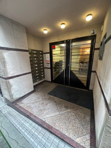 グランディア花隈駅前のエントランス