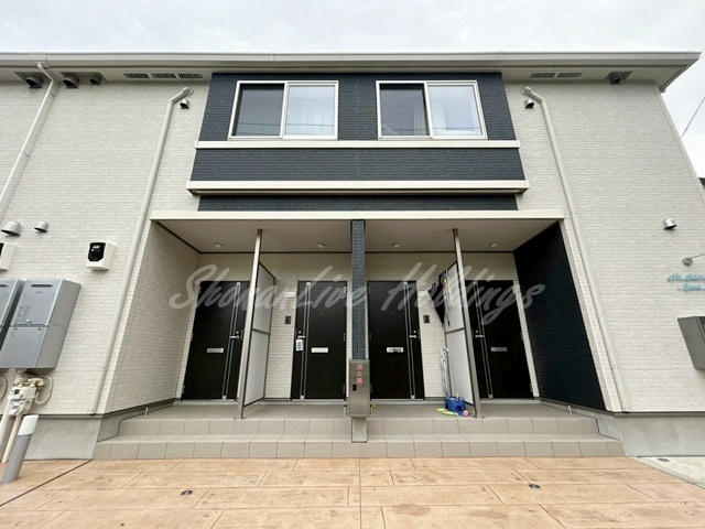 藤沢市藤沢のアパートのエントランス