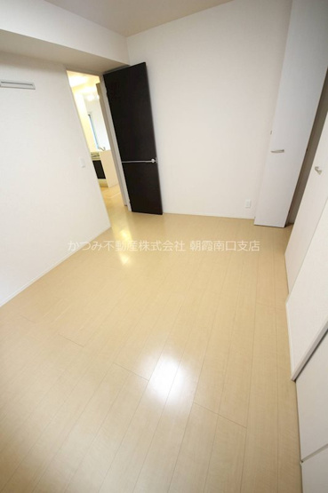 【寝室】 | ラ・ルーチェB | 同アパート別号室参考写真