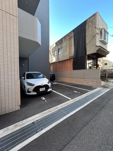 レジデンス神戸ヴェルノの駐車場
