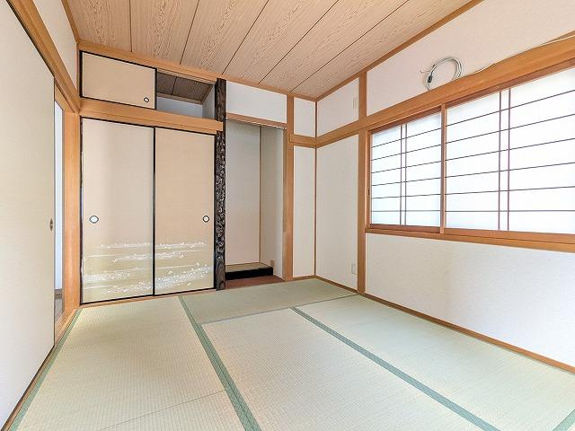 出屋敷元町1丁目　中古一戸建ての和室|和室6.0帖
■物件内覧・資金計画相談・住宅ローン相談、リフォーム相談、お問合せ受付中■
※当日・翌日のご内覧、ご相談はお電話でのお問合せがスムーズです！