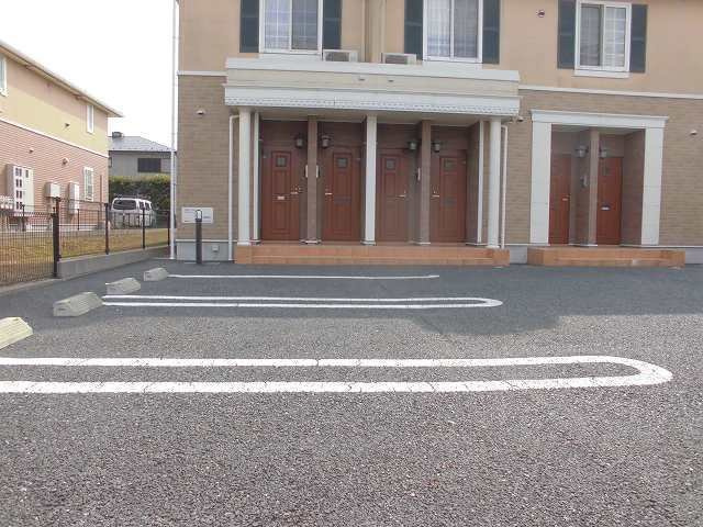 カルム　メゾンの駐車場|駐車スペースもあります