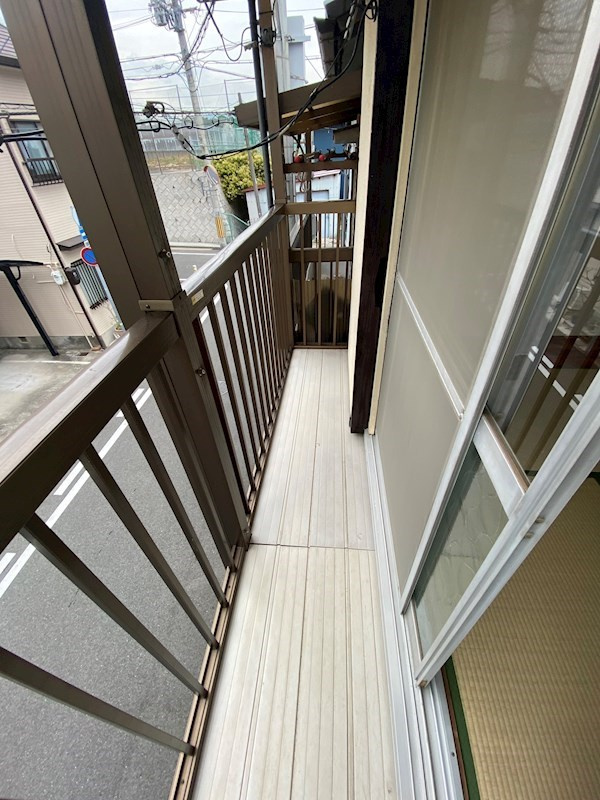 片山町１丁目貸家のバルコニー
