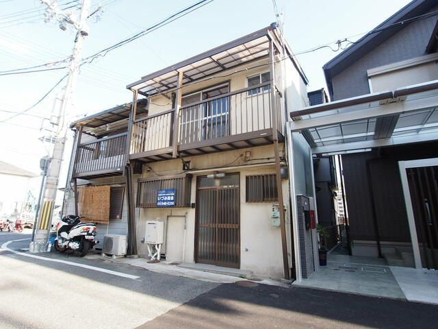 片山町１丁目貸家の外観