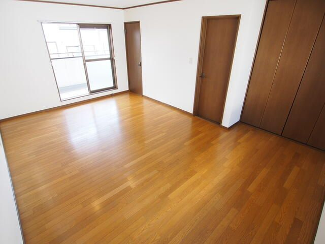片山町2丁目貸家の寝室