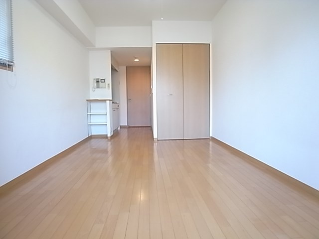 クオーレ三宮一番館の居間・リビング
