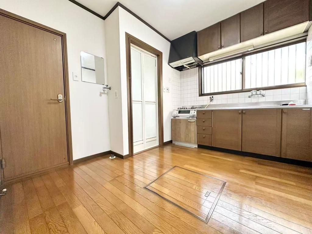深江南町2丁目貸家の居間・リビング