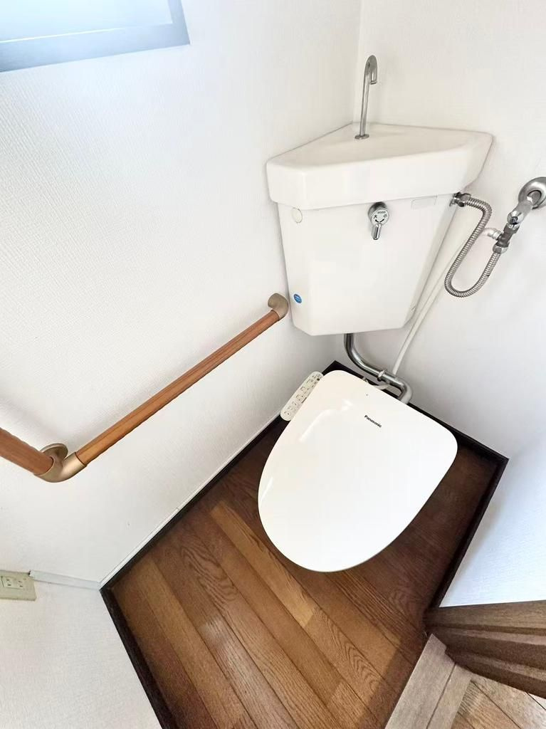 深江南町2丁目貸家のトイレ