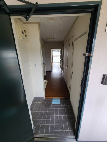 ロシェ宝塚の玄関