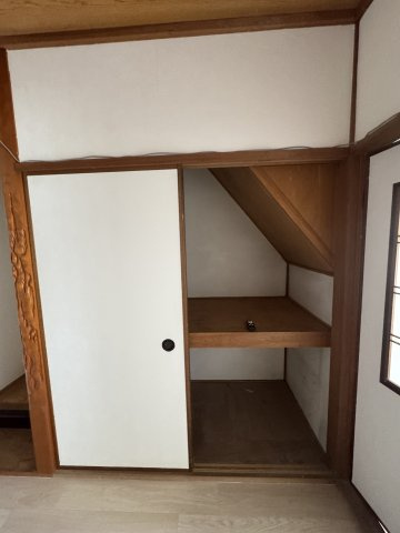 久保町4貸家の収納