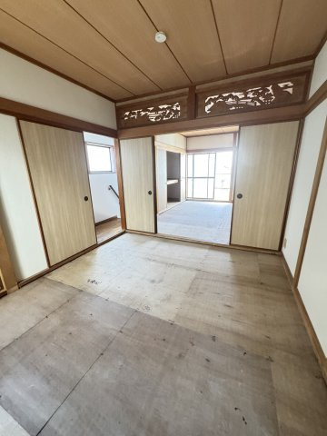 久保町4貸家の居間・リビング