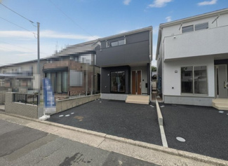 【前面道路含む現地写真】 | 【向洋新町No.2】笑顔広がる安心設計、家族に優しい住まい
