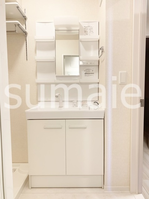 クレール西大宮の洗面所|シャワー付き洗面化粧台。