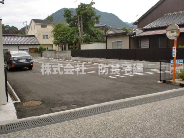 ㈱ゆだ駐車場の外観|車をお持ちの方に嬉しい駐車場です