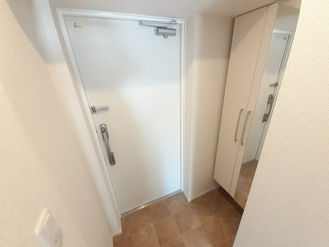 【玄関】 | ロータス青山１ | 収納もある玄関です