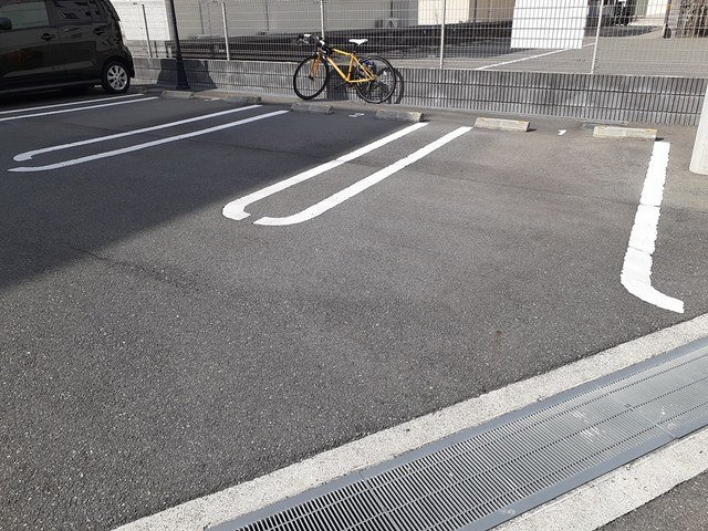 ブリーズコート城北の駐車場