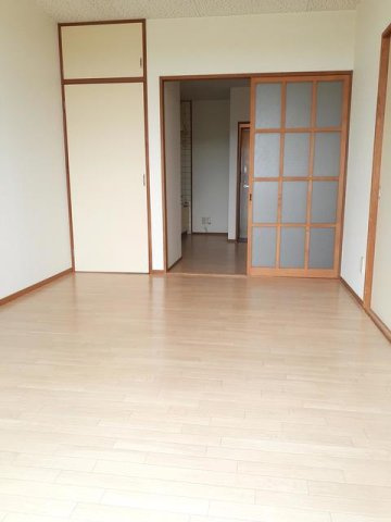 【居間・リビング】 | エルディム秀和 | おしゃれな居間です