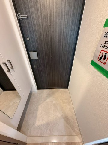 ワールドアイ神戸元町ヒルズの玄関