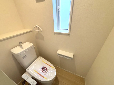 向洋新町2丁目のトイレ|2階にもトイレを設置。夜間や忙しい朝も混み合わず、家族みんなが快適です。