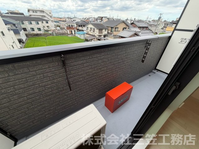 セレニティ下木田B棟のバルコニー