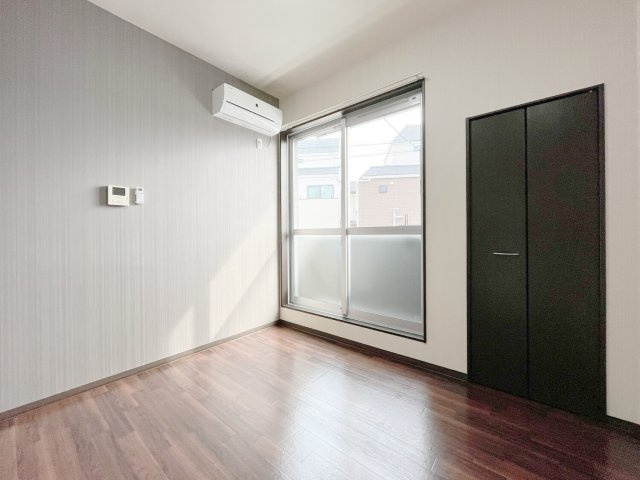【洋室】 | イルサンテⅤ | コンパクトで使いやすい洋室です※写真は類似です