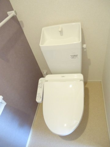 ルーチェ・Ｓ　吉山　Ａのトイレ|落ち着いたトイレです