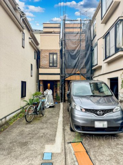 【外観】 | 大田区東馬込1丁目 | 落ち着きある色合いと重厚感が魅力の一戸建て。住まう人の誇りを満たす、品格ある佇まいが印象的です。 