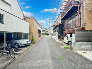 【前面道路含む現地写真】 | 大田区東馬込1丁目 | 前面道路は見通しが良く、お車の出し入れもスムーズです。