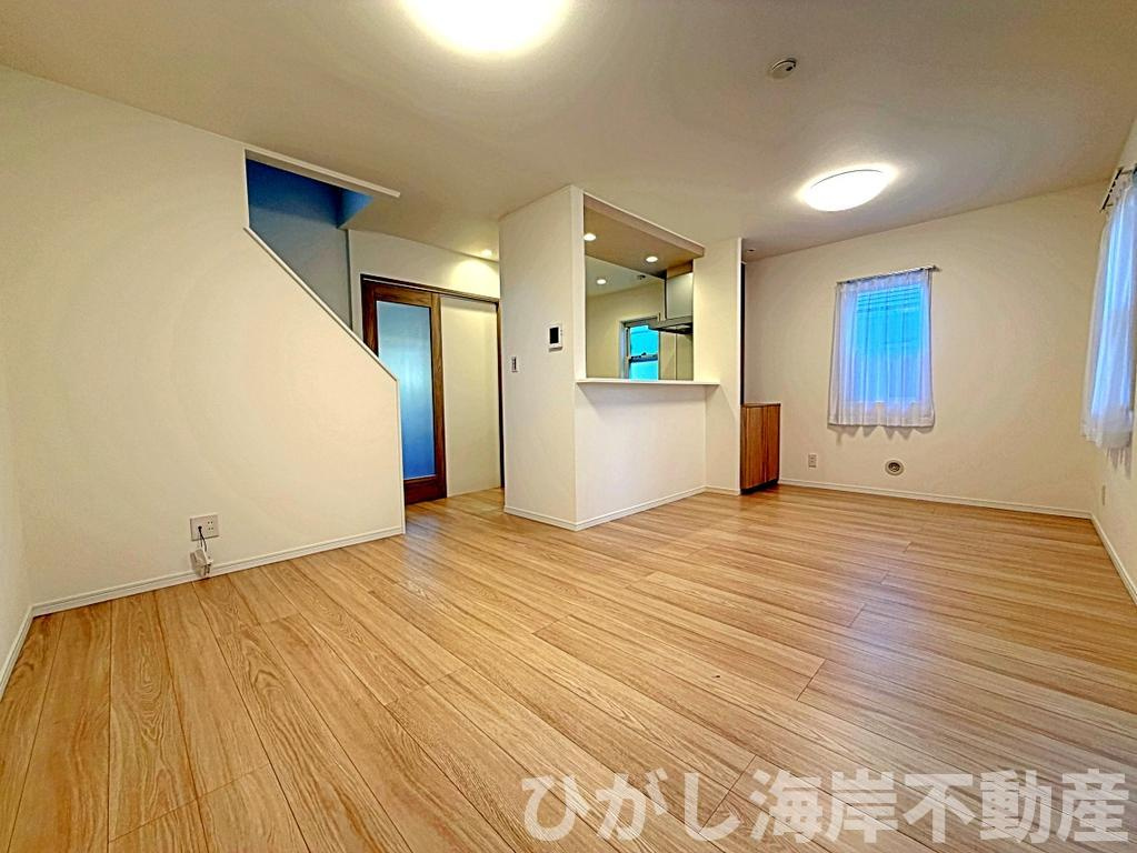 茅ヶ崎市菱沼１丁目　中古戸建の居間・リビング|15.2帖　LDK