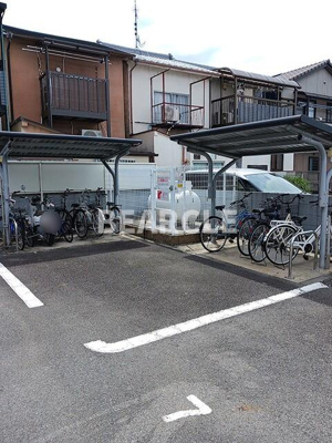 【駐車場】 | レジデンス　カレント　B | 駐車場に車を止められます