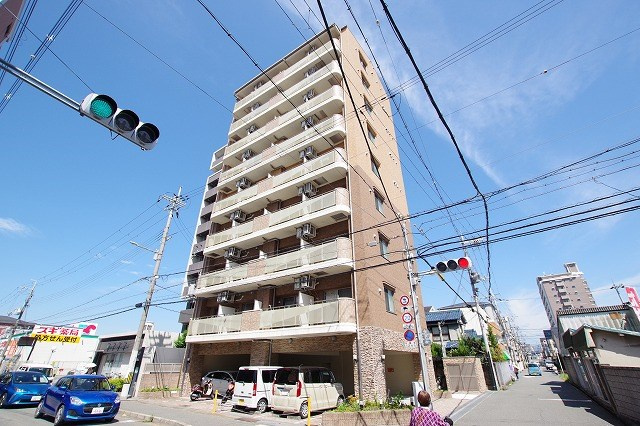 寝屋川市香里西之町の賃貸マンションの外観