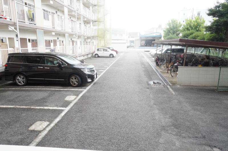 パークハイツミシマの駐車場