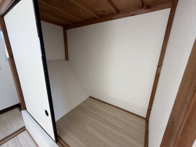 一之江1‐16-17　戸建の収納