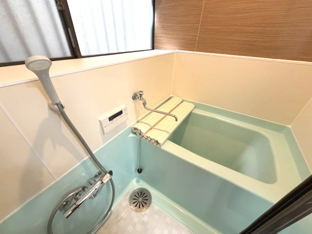 一之江1‐16-17　戸建の浴室