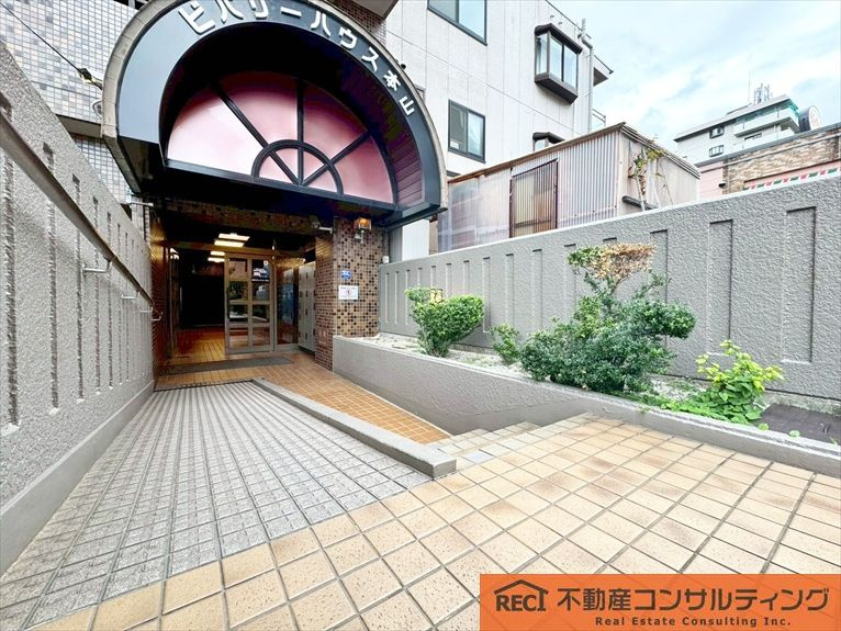 ビバリーハウス本山の玄関