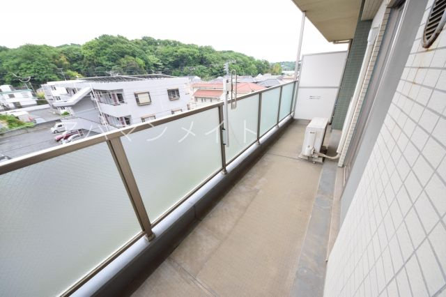 【バルコニー】 | サンライト緑園 | 広々としたバルコニーです