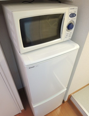 【設備】 | プラテリーアⅡ | 冷蔵庫＆電子レンジ付き