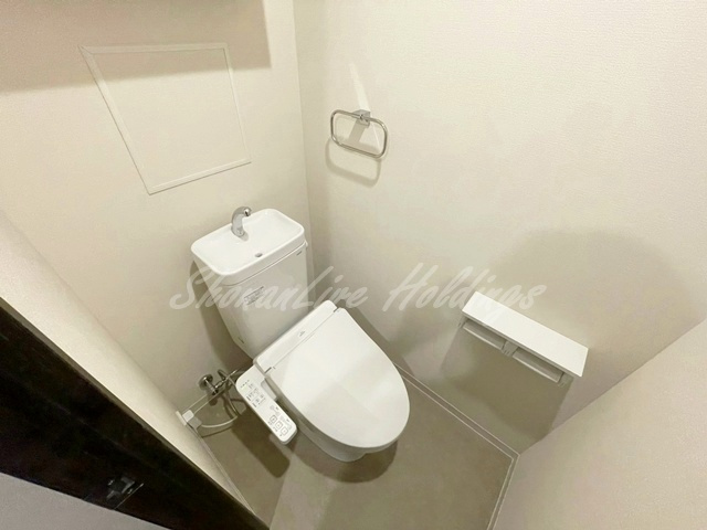 厚木市中町４丁目の賃貸マンションのトイレ