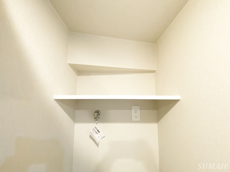 PREMIUM CUBE王子神谷の収納|洗濯機置き場上部の収納です