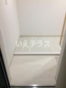 エル・イソベ三宮の玄関