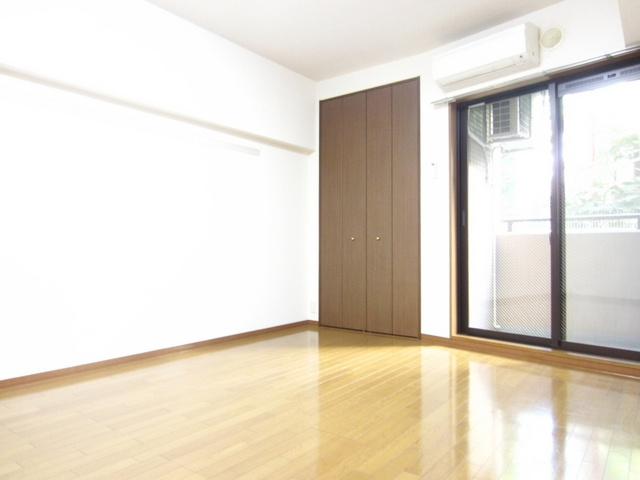 クリオ王子神谷弐番館の寝室|9.4帖の広々としたお部屋です☆