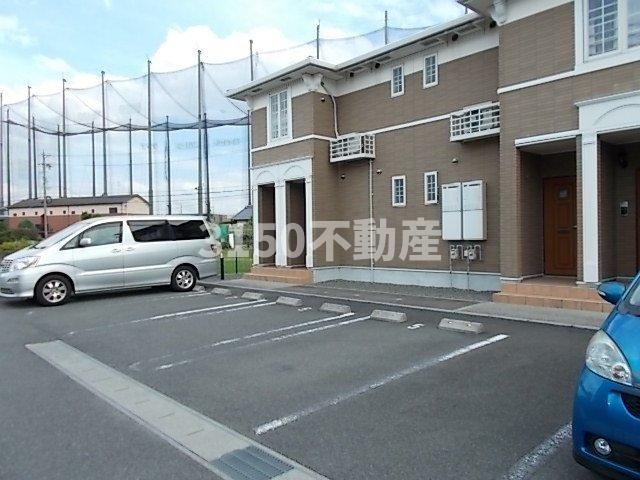 サウスリヴァーＹ　Ｂの駐車場|駐車スペースもあります