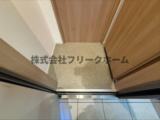 三鷹市牟礼５丁目の賃貸マンションの玄関