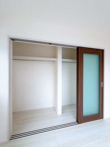 【収納】 | 北群馬郡榛東村新井　新築住宅　 | ハンガーパイプ付きで衣類もすっきり収納できます。