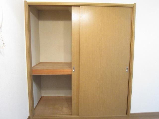 パラマウント矢上の収納