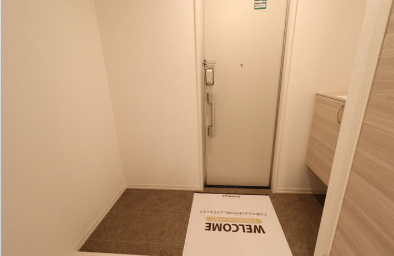 PREMILIFE新川の玄関