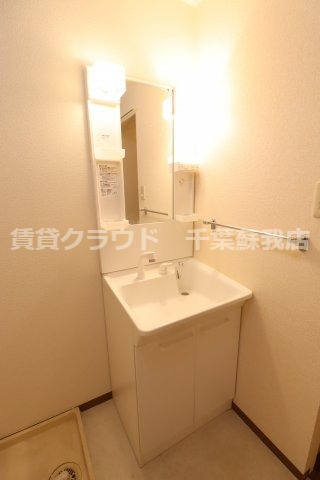パンプキンハウスの洗面所|シャワーでお掃除もラクラク！